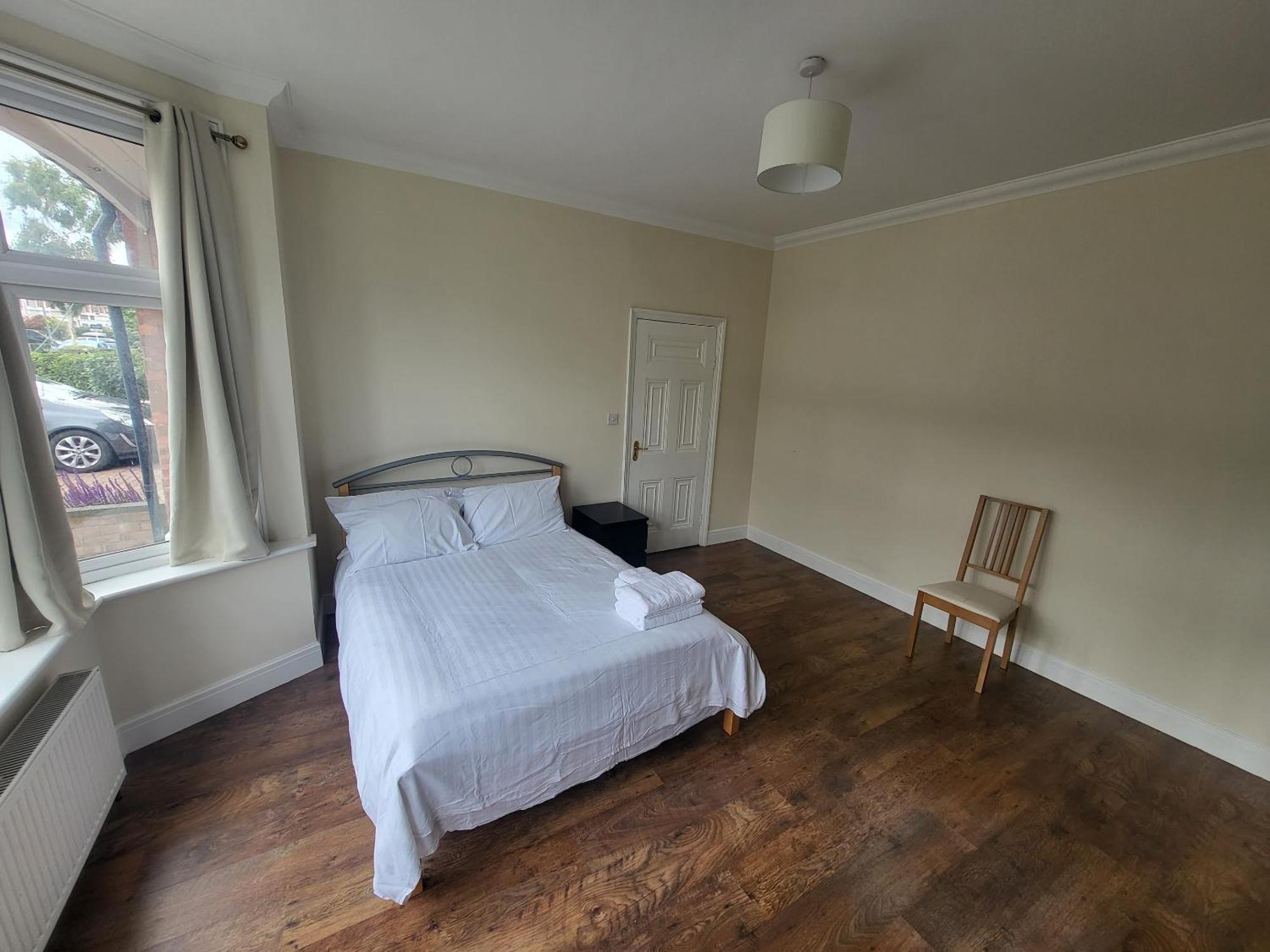 Spacious Central 5 Bedroom House By Tube Station * London
