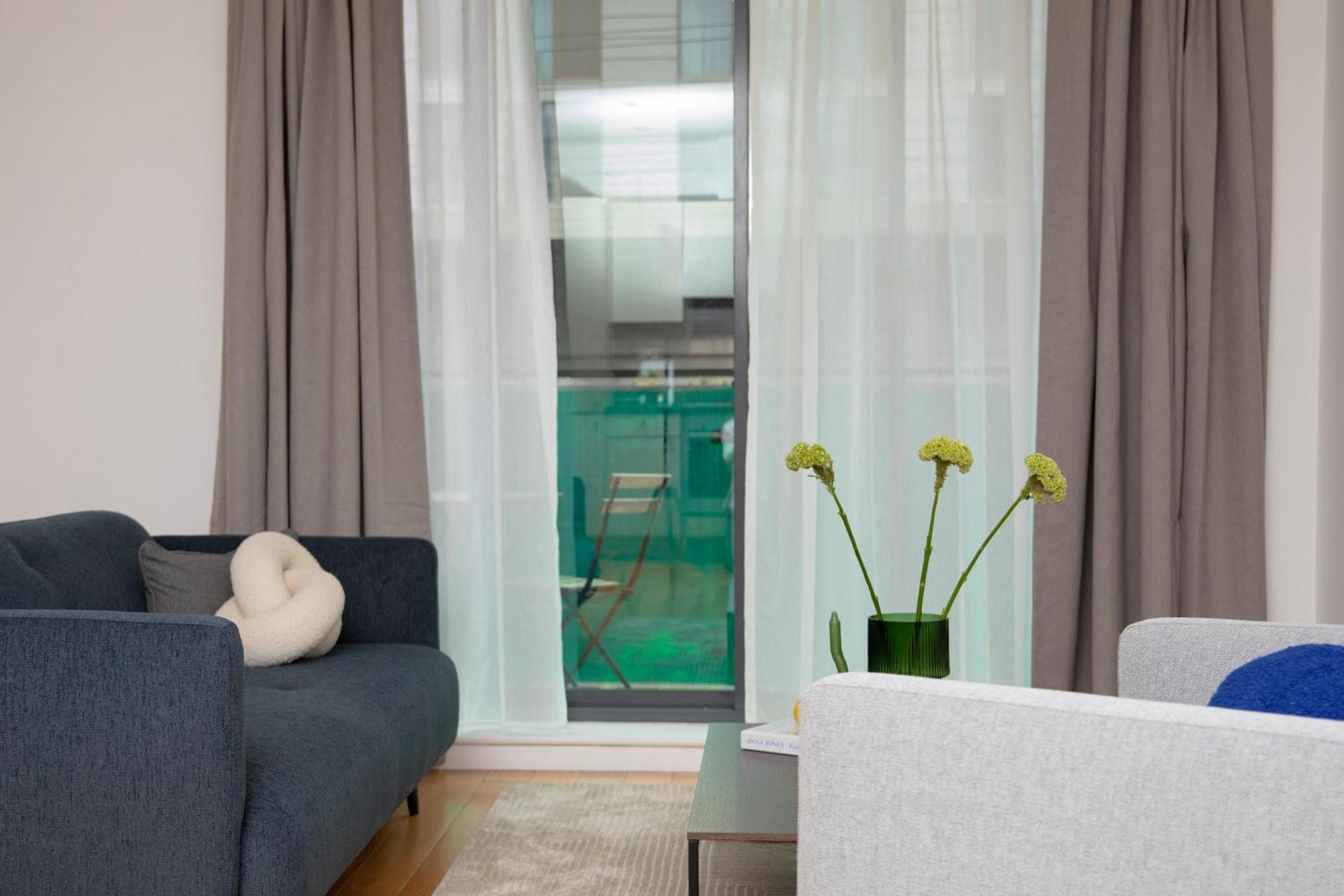 Bob W Tower Hill Residences Apartamento