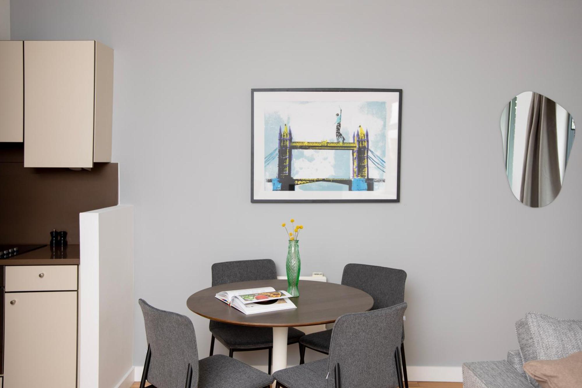 Bob W Tower Hill Residences Apartamento