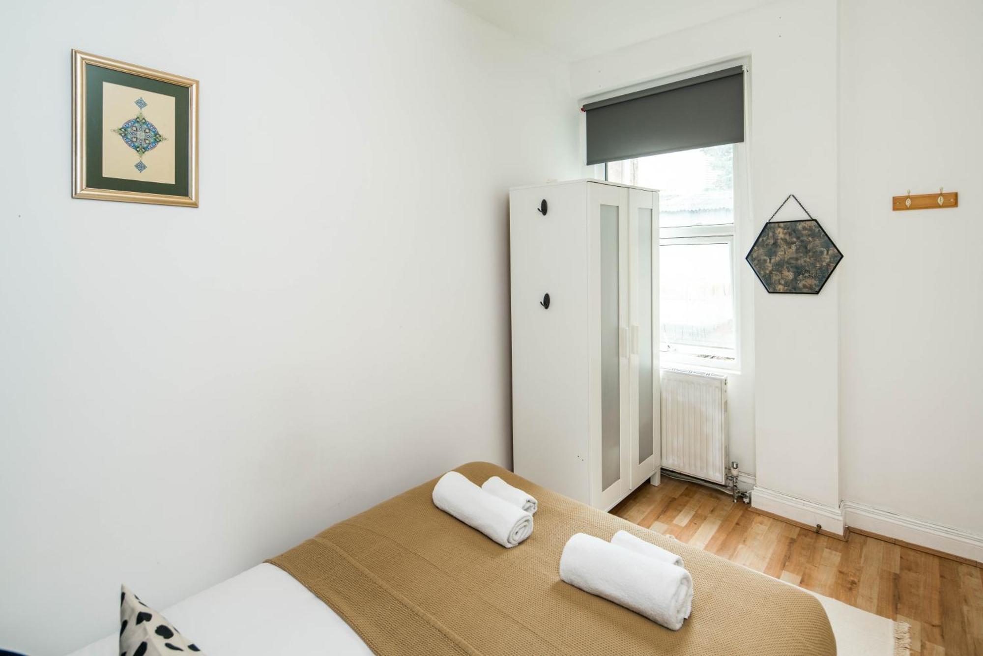 Serviced In Finchley Road Apartment