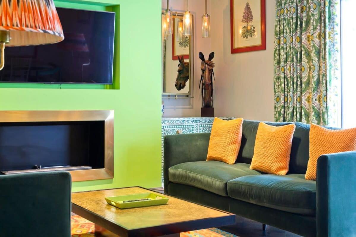 Long Discounts - 3 Bed Kensington Garden Flat *