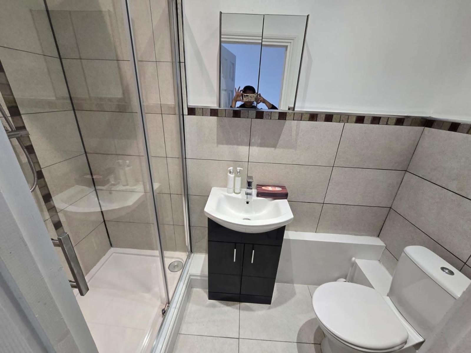 In Guest - Limehouse Townhomes Modern Spacious Serviced Double * Londres