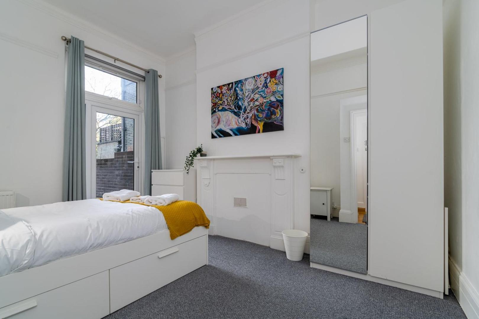 Ferienhaus Guestready - Soberbo Moderno Com Jardim Em Kilburn London
