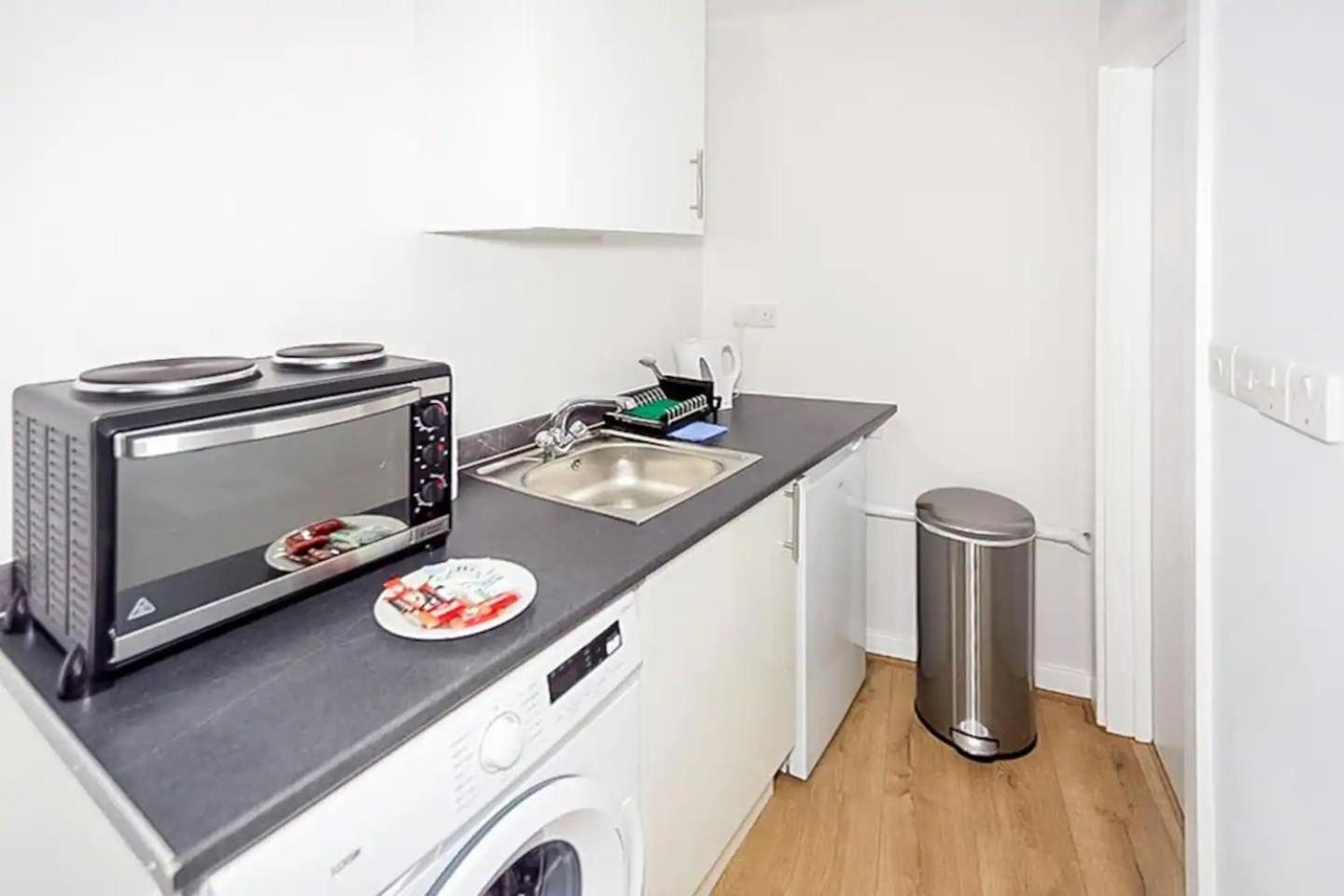 Ensuite Stylish - 3 Min To Trains - Pass The Keys Londres