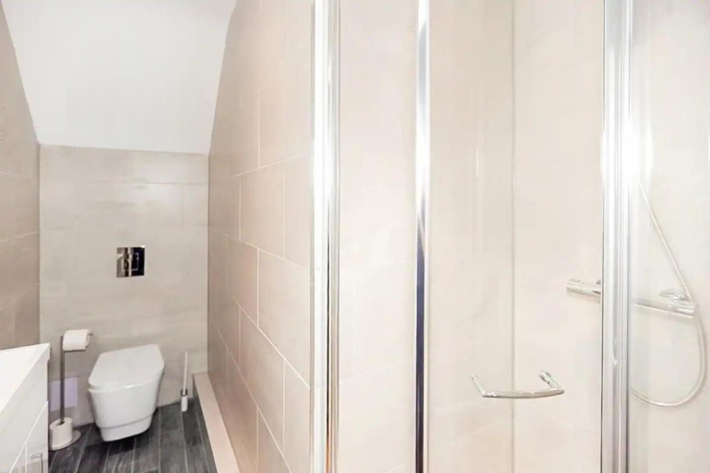 Apartamento Ensuite Stylish - 3 Min To Trains - Pass The Keys *