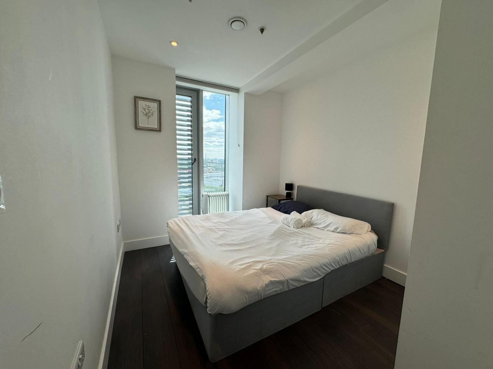Cozy One Bedroom Flat 20 Mins Central Bp142 * London