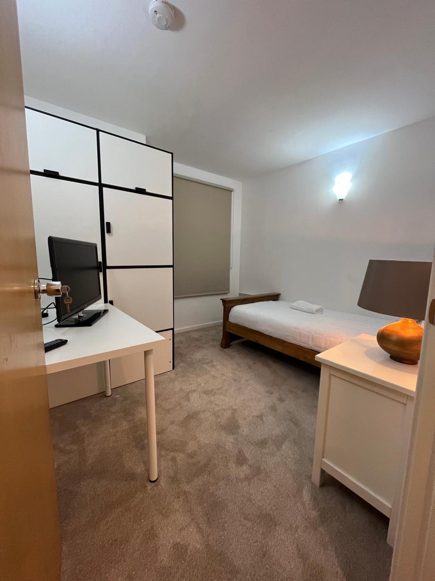 Roomzzz Near The Excel Exhibition Centre Royal Victoria O2 Arena Central 24 Hour Self Check-in Casa de hóspedes