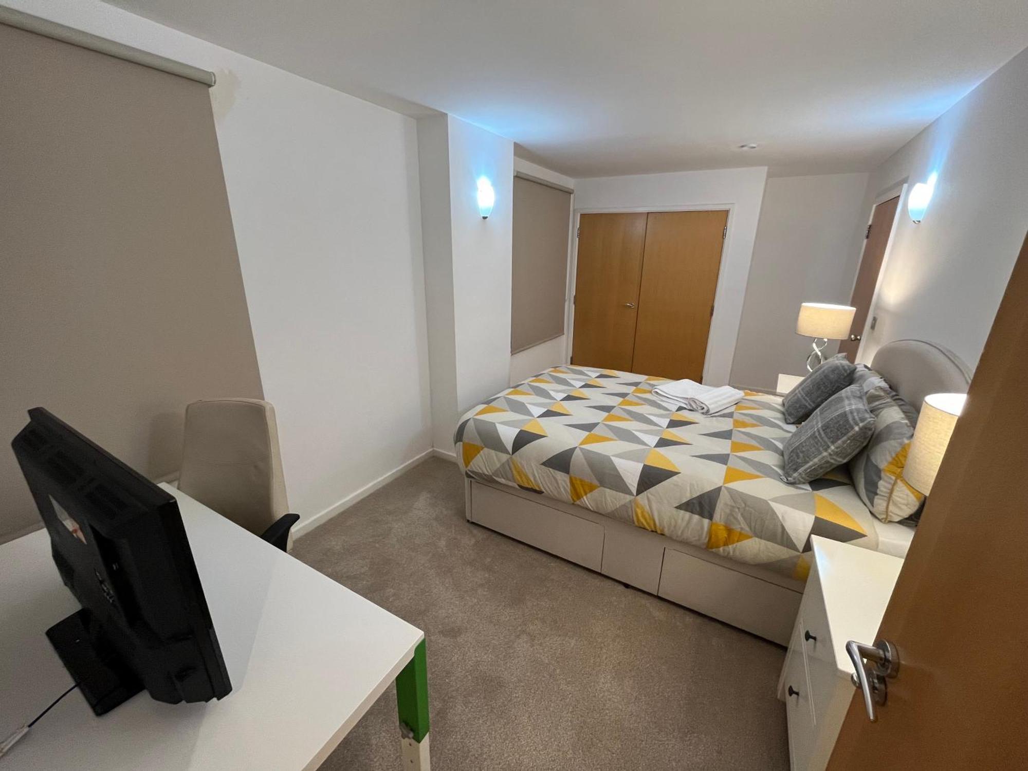 Roomzzz Near The Excel Exhibition Centre Royal Victoria O2 Arena Central 24 Hour Self Check-in Guest house