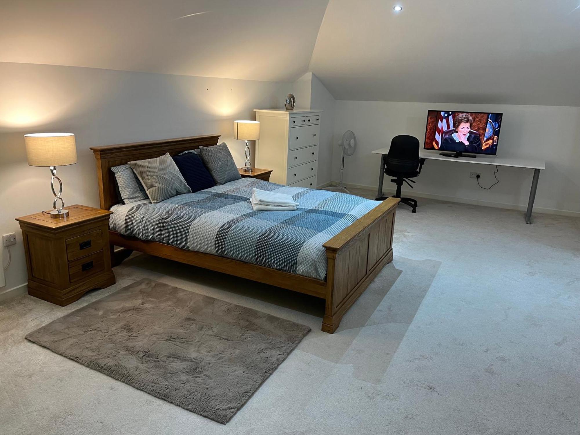 Guest house Roomzzz Near The Excel Exhibition Centre Royal Victoria O2 Arena Central 24 Hour Self Check-in *