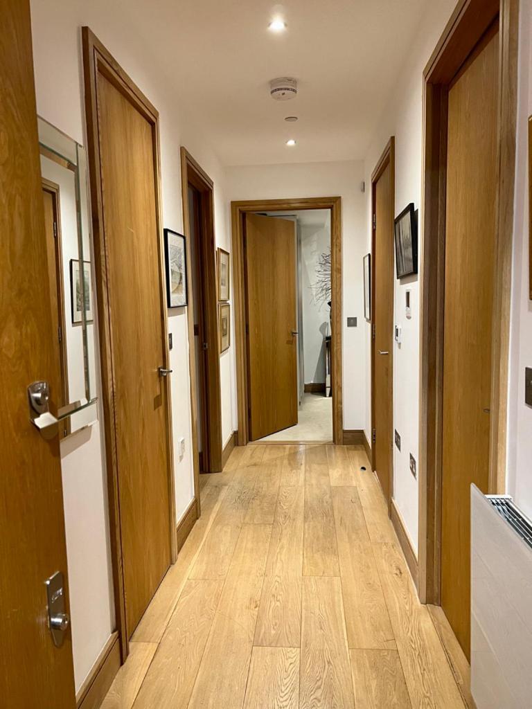 Luxurious 2 Bedroon Flat In The Heart Of Apartment *