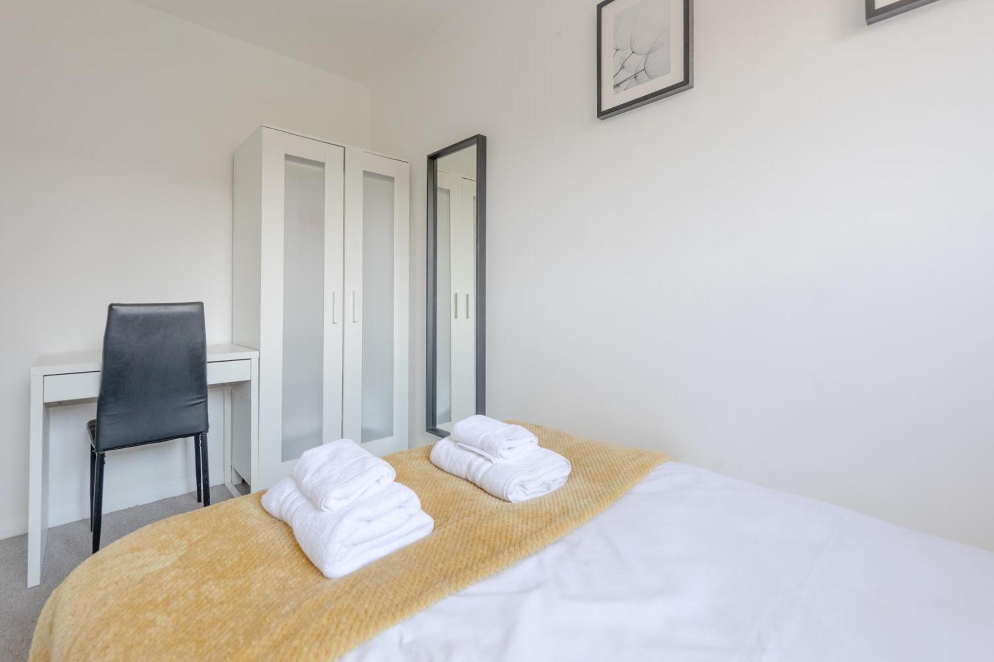 Lovely 4 Bedroom House With Garden Near Waterloo * Londres