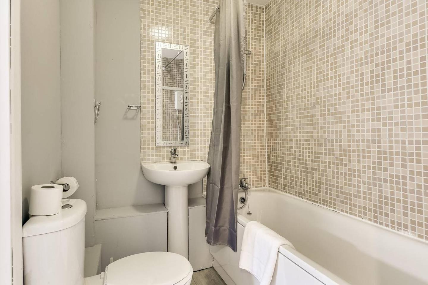 Lovely 4 Bedroom House With Garden Near Waterloo * Londres