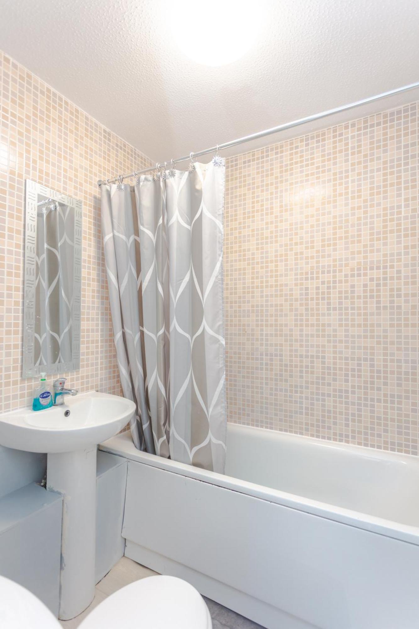 Lovely 4 Bedroom House With Garden Near Waterloo * Londres