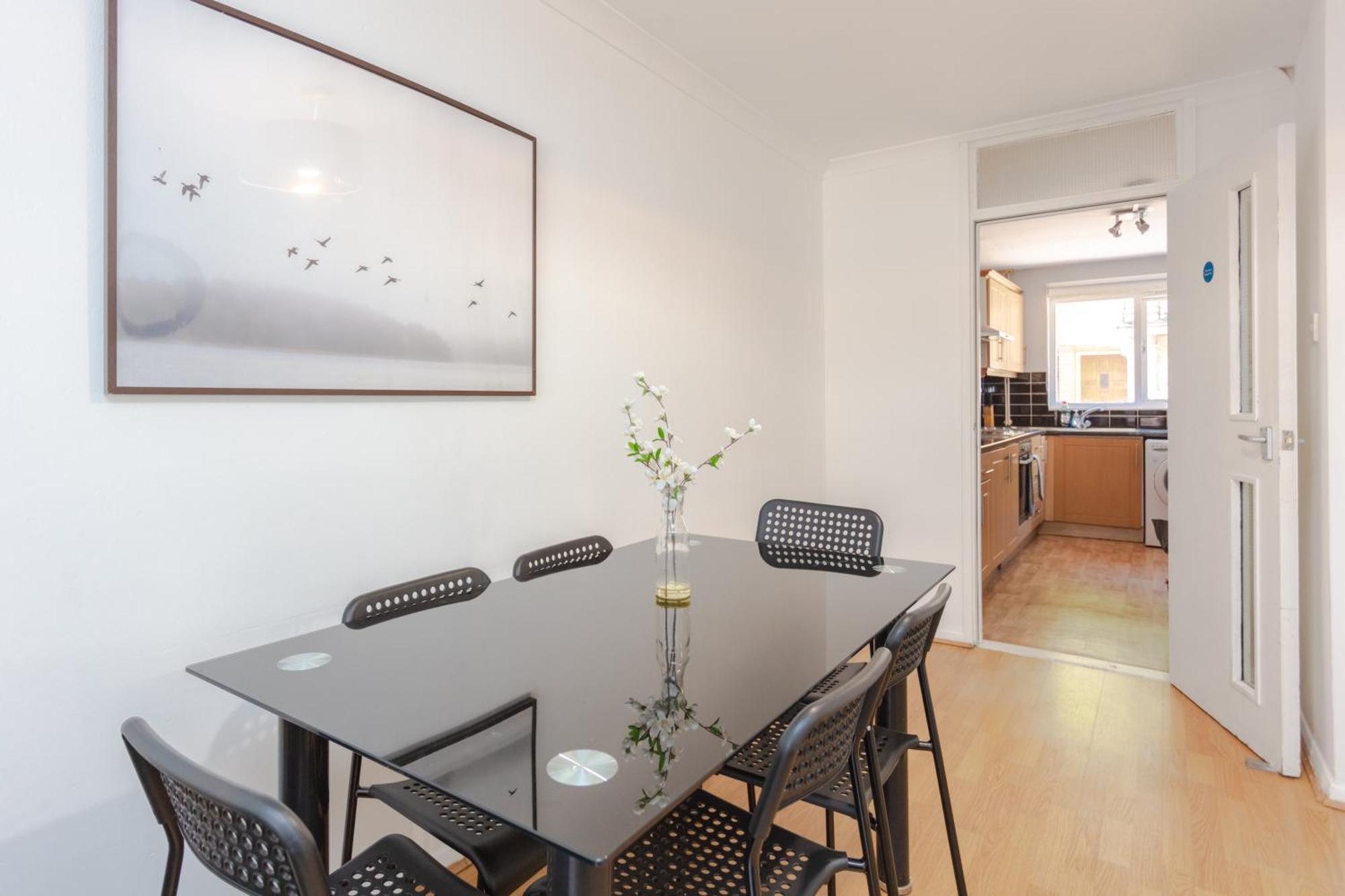 Lovely 4 Bedroom House With Garden Near Waterloo Apartamento