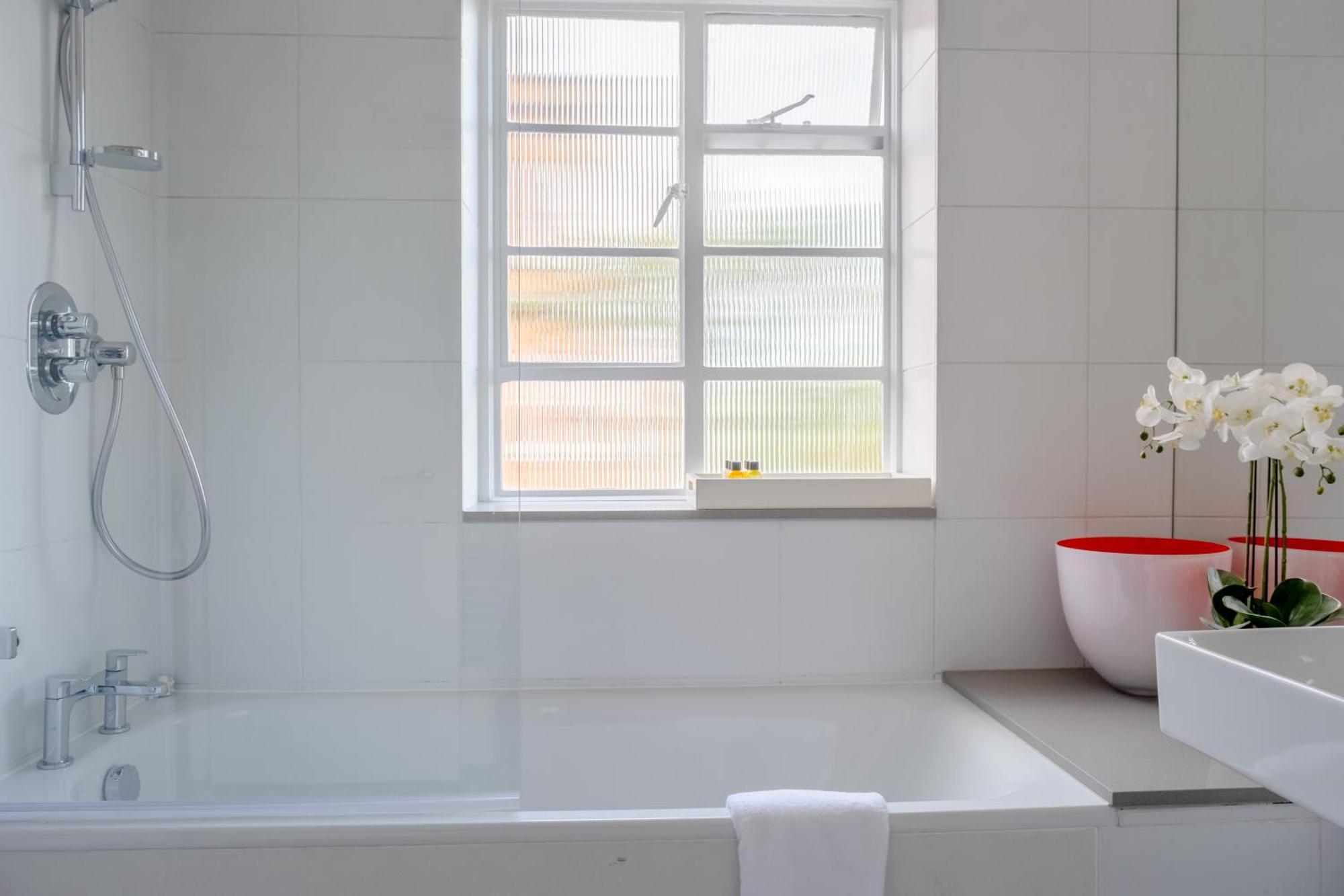 Apartment Beautifully Decorated 1bd Oasis - Earl's Court!