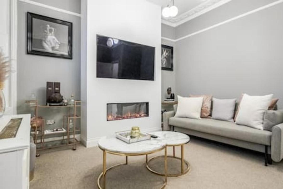 Apartment Beautiful Refurbished 2bed2bath Next To Hyde Park London
