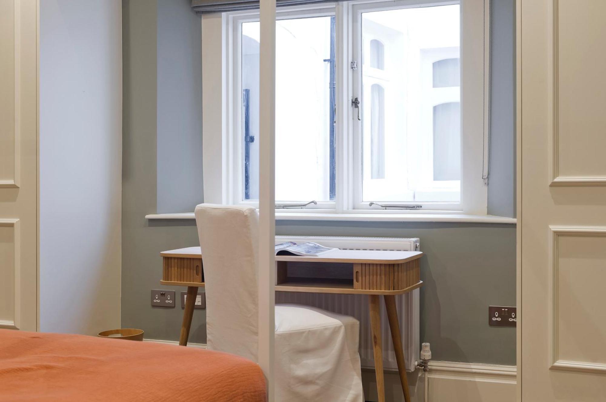 Attractive 1-bed Flat In Prestige Knightsbridge Apartment *