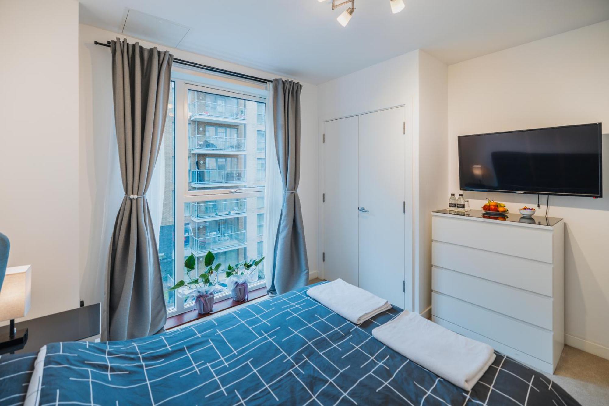 Homestay Brixton Village Flat- Private En-suite Double Bedroom *