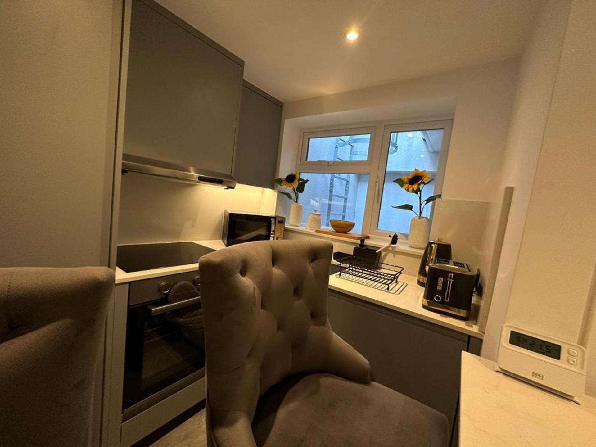 Ferienhaus Stylish Two Bedroom House In Kilburn *