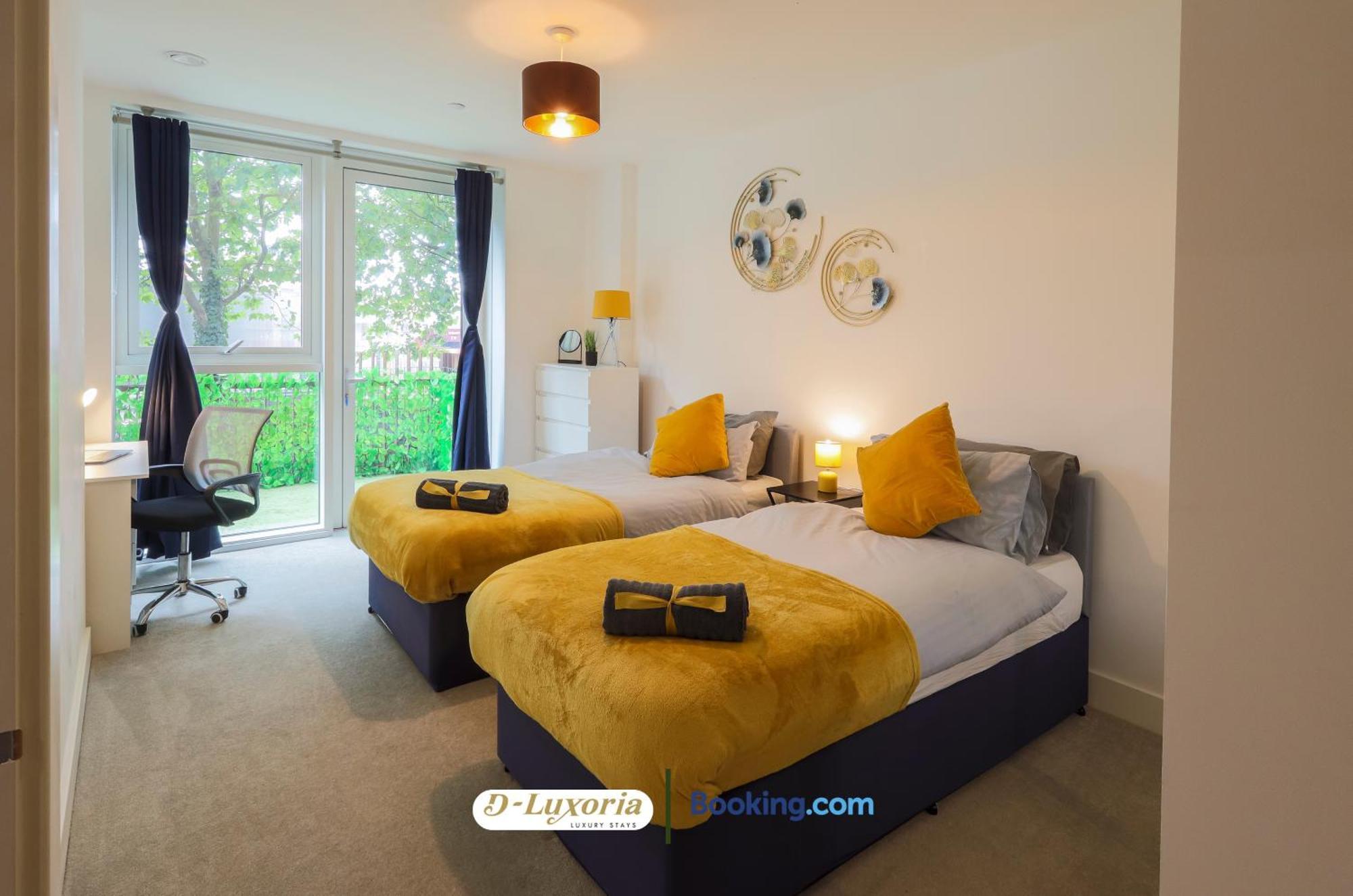 Stylish 2br By Dluxoria Short Lets & Serviced Greater With Pet Friendly, Free Wifi & Free Parking Apartamento