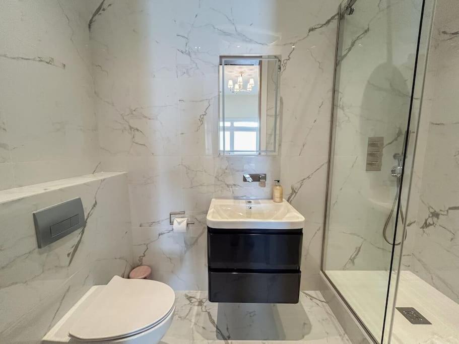 Stylish 2 Bed Flat On The Iconic Gloucester Road Apartamento Londres