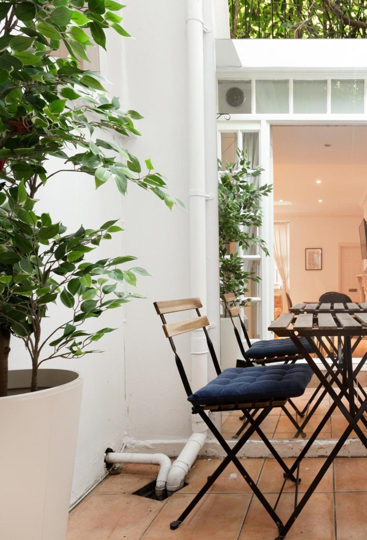 Spacious 1 Bed Sloane Square Aparthotel London
