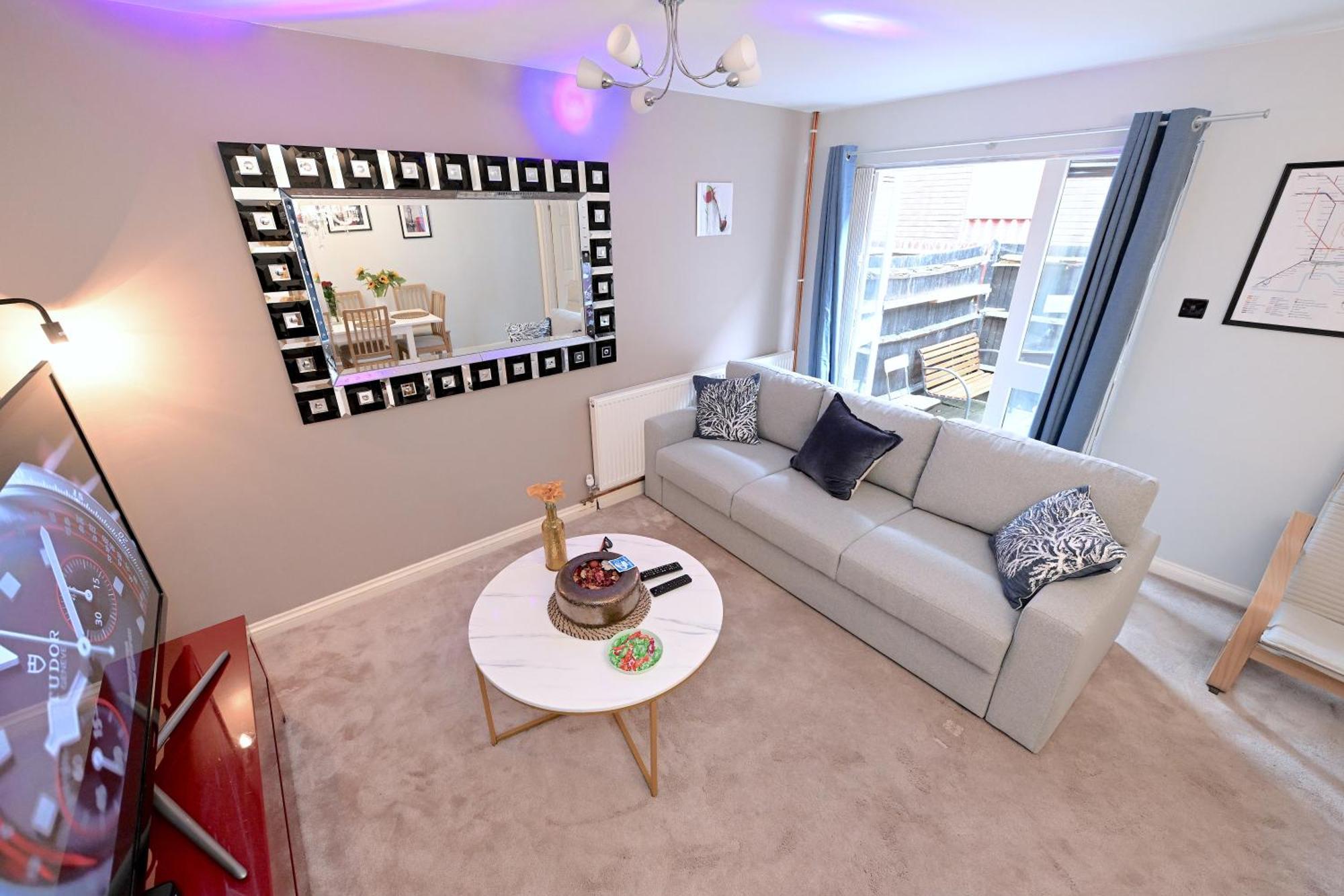 3 Bedroom House In Euston, Patio & Bbq Holiday home *