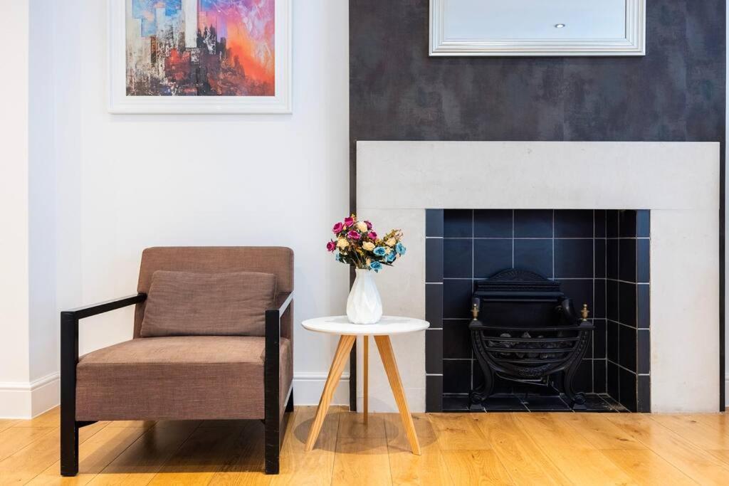 Smart Kensington Retreat 2br * London