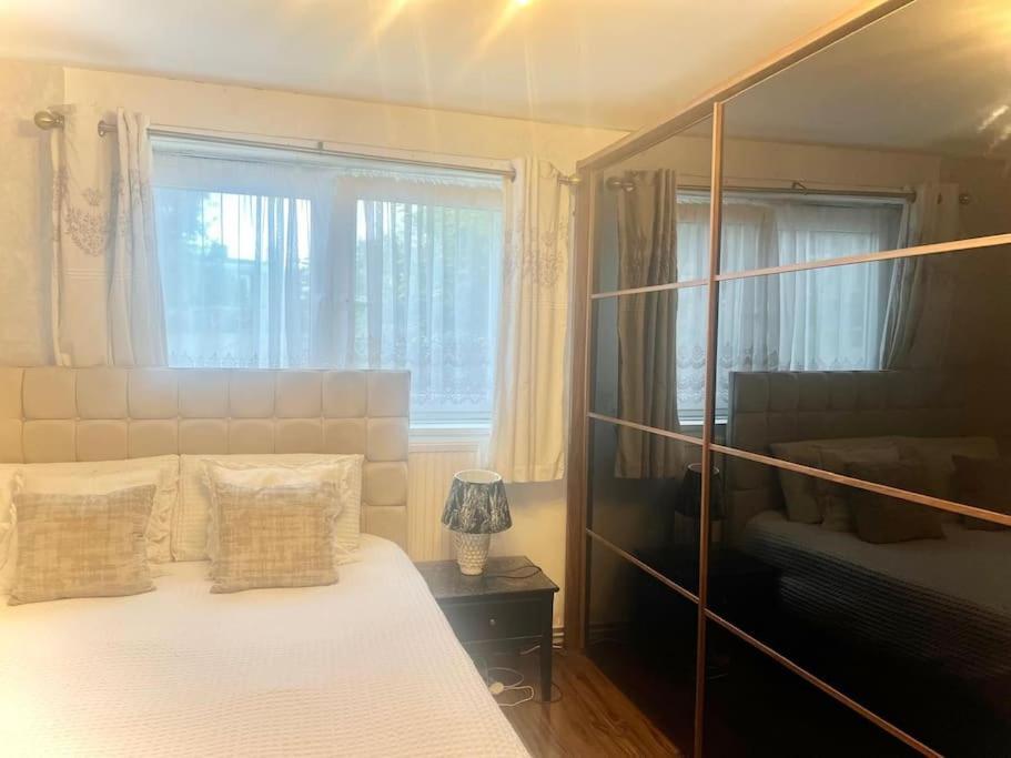 Apartment Beautiful 1 Bedroom House With Garden *