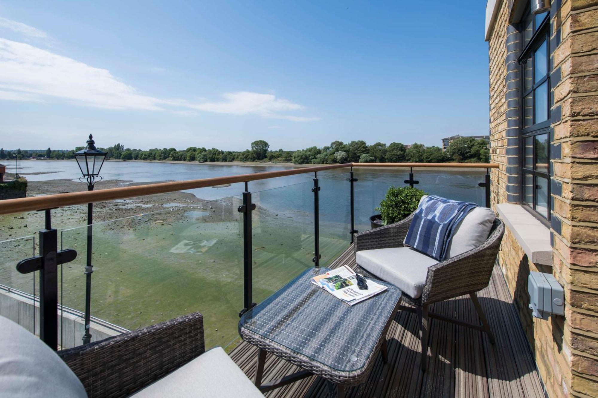Apartment Palace Wharf