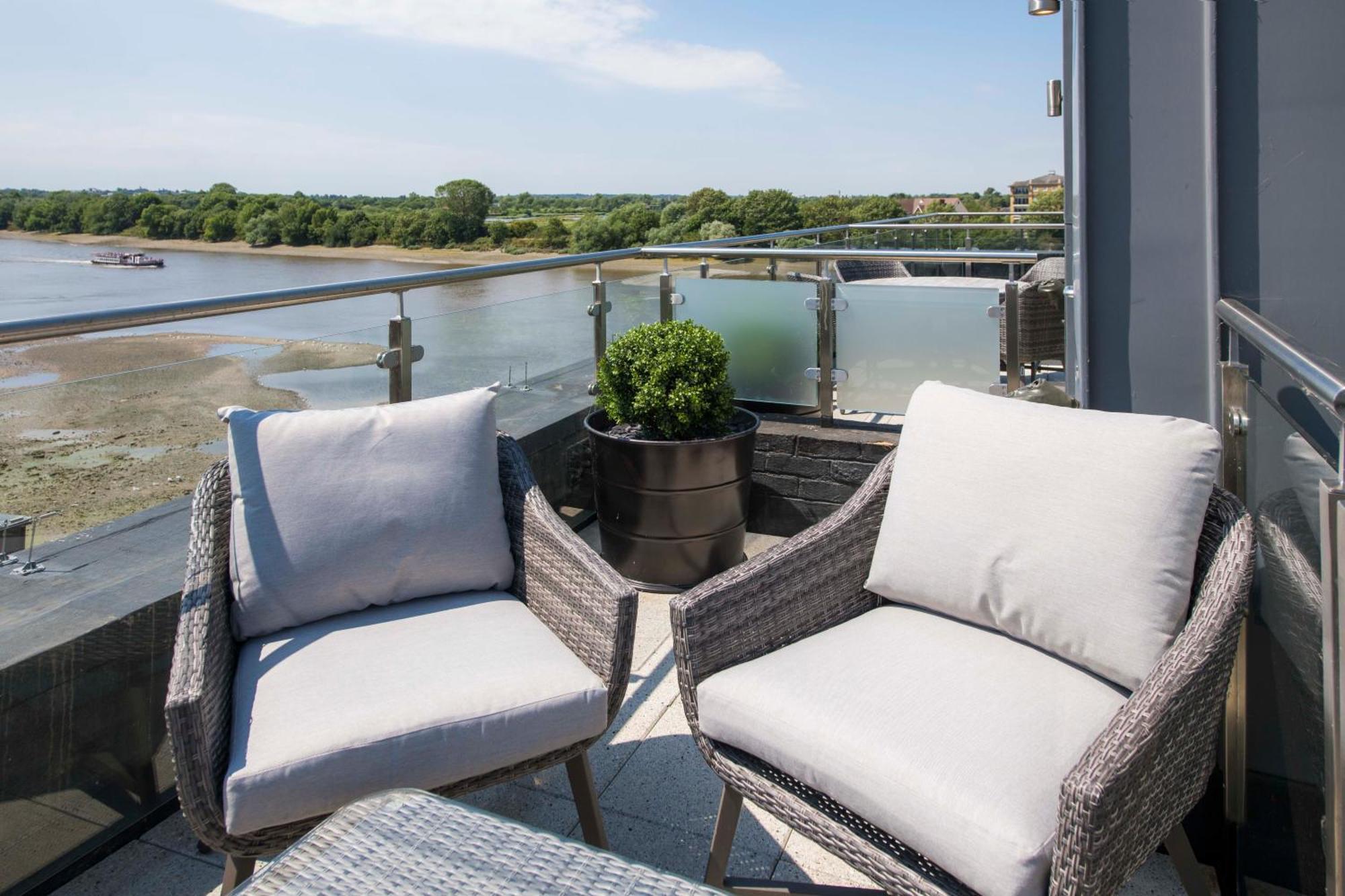 Apartment Palace Wharf *