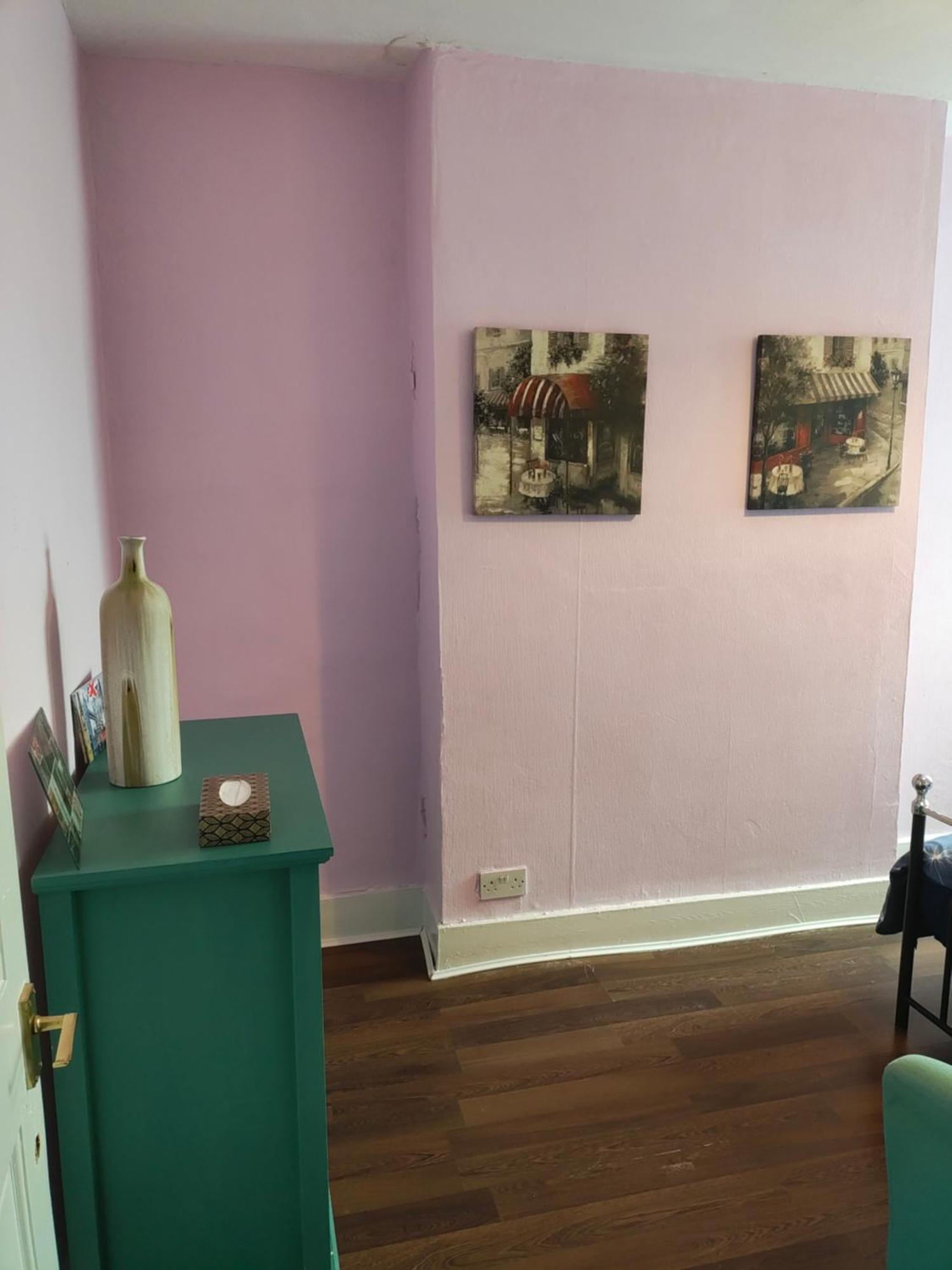 Charming Double Bed Retreat London