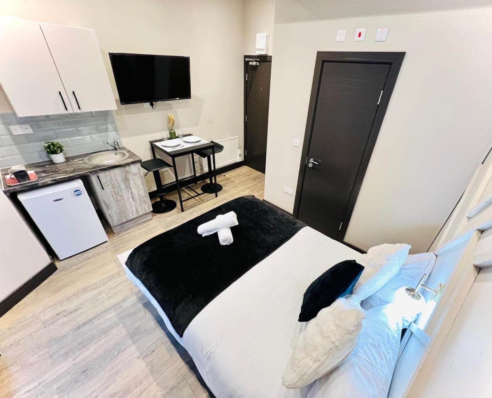 72 Center Location I Guest house