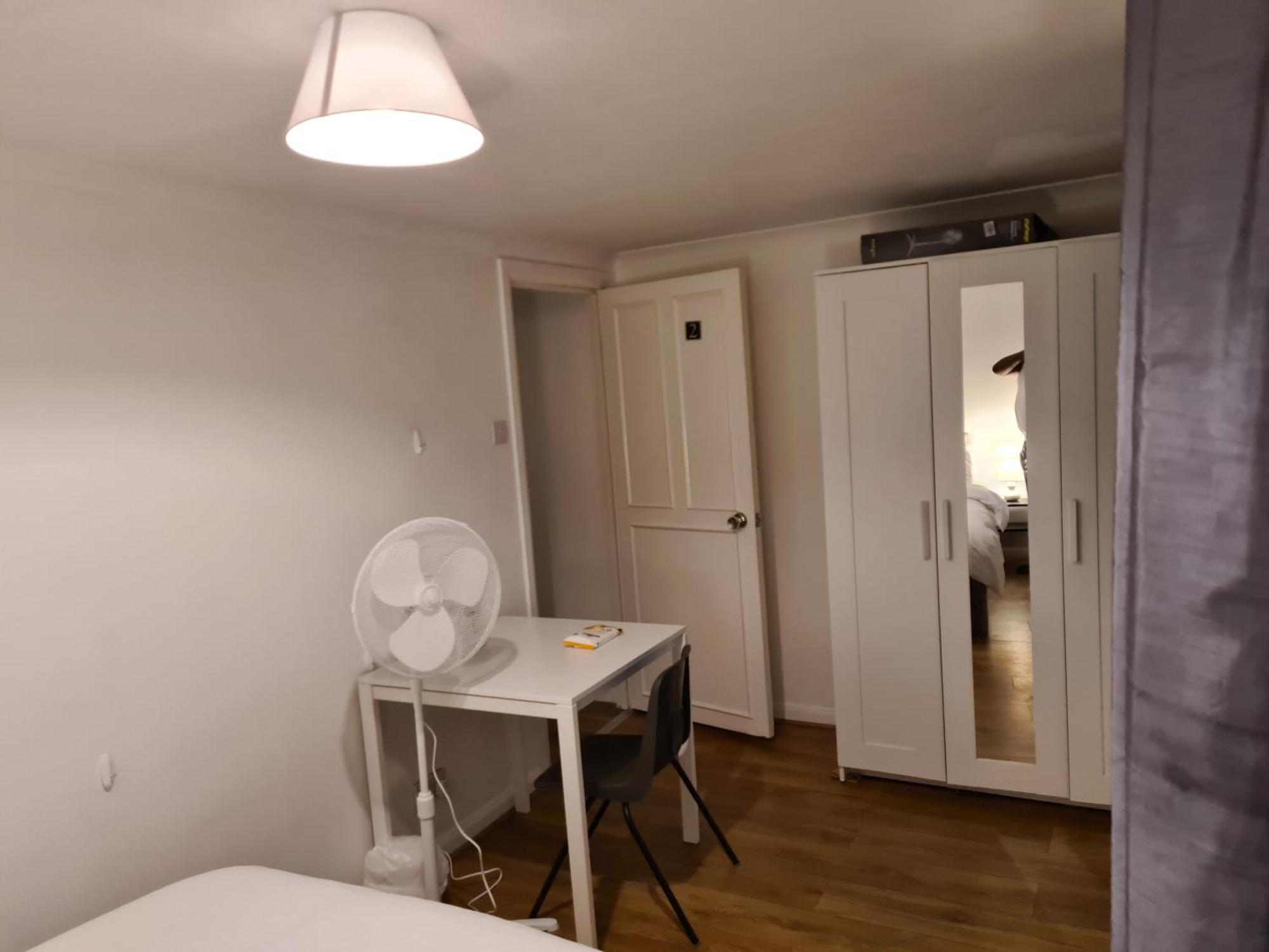 4br-2ensuite-10mincentrallondon-sleeps11-parking Casa de férias