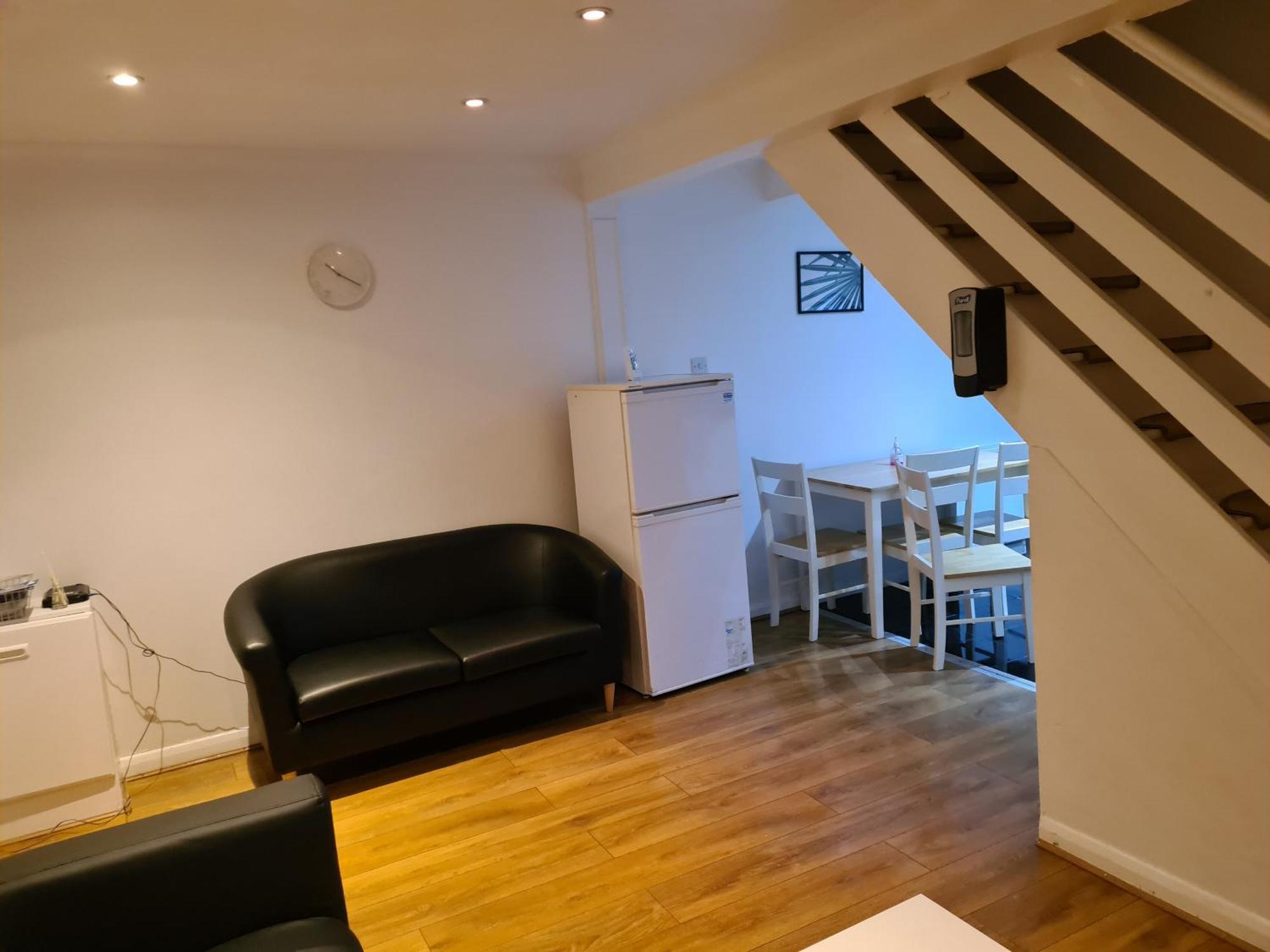 Casa de férias 4br-2ensuite-10mincentrallondon-sleeps11-parking *