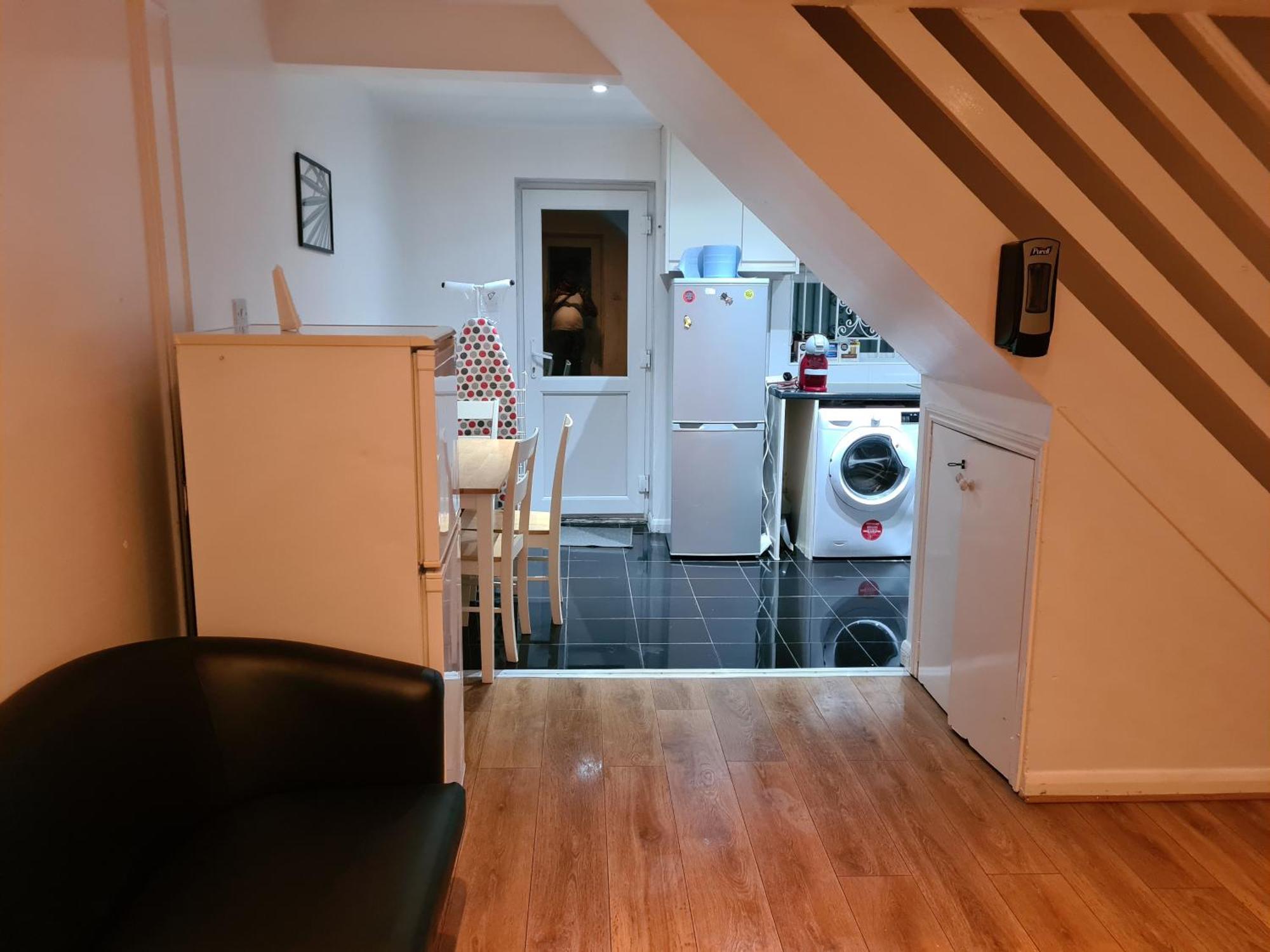 4br-2ensuite-10mincentrallondon-sleeps11-parking Casa de férias Londres
