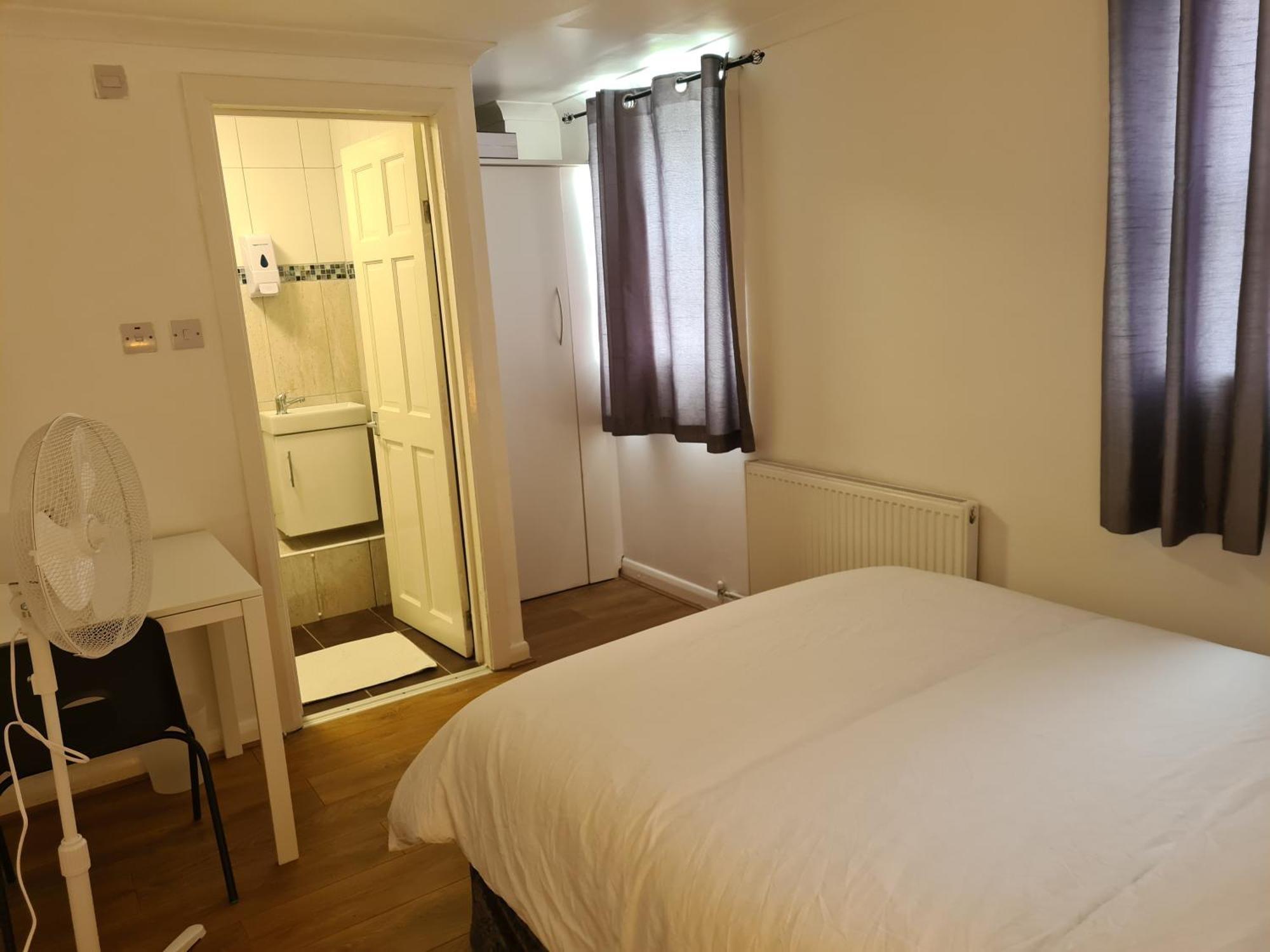 4br-2ensuite-10mincentrallondon-sleeps11-parking Casa de férias *