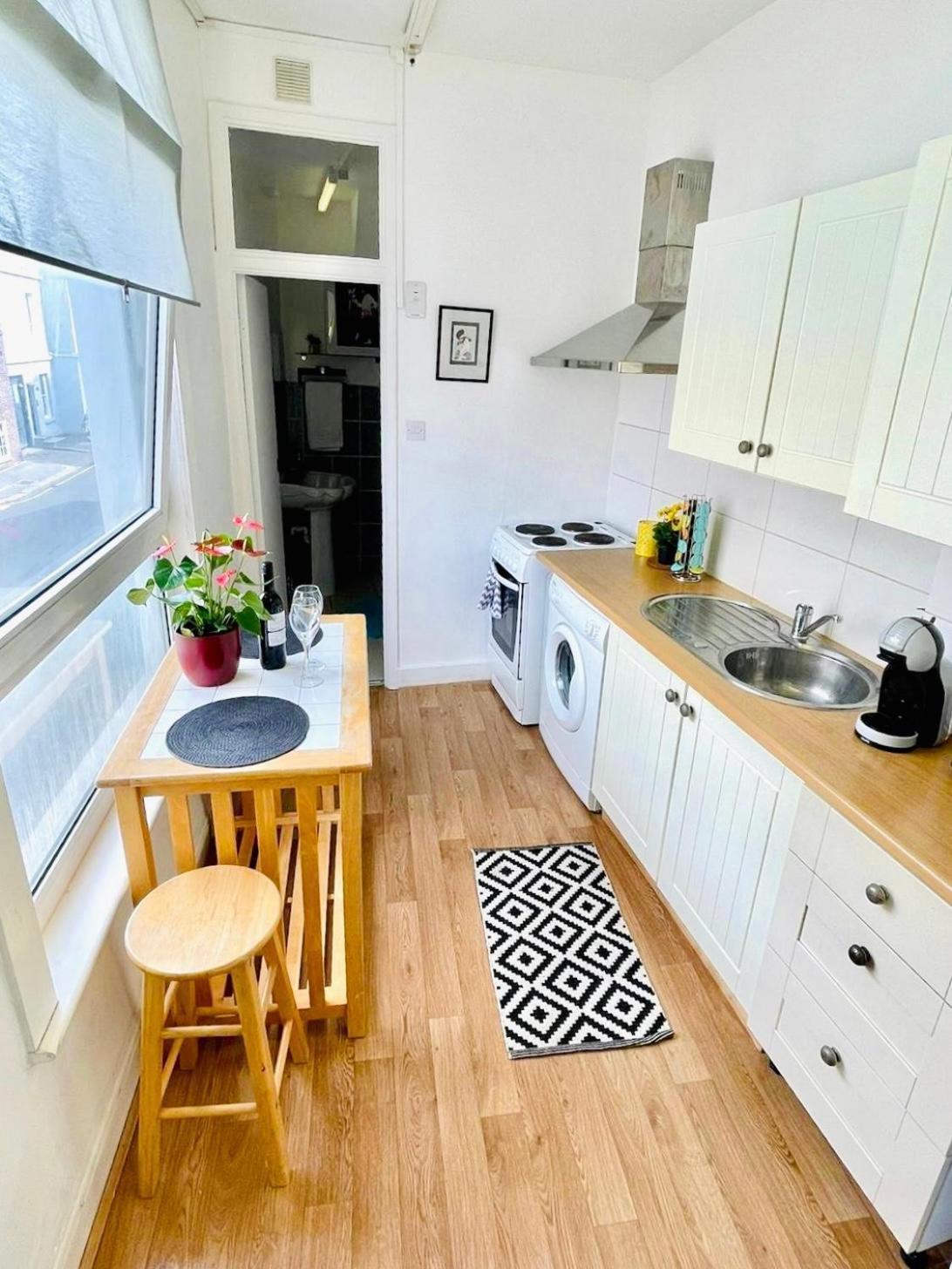Cosy 5 Mins From Portobello Road Market - Notting Hill Gate *