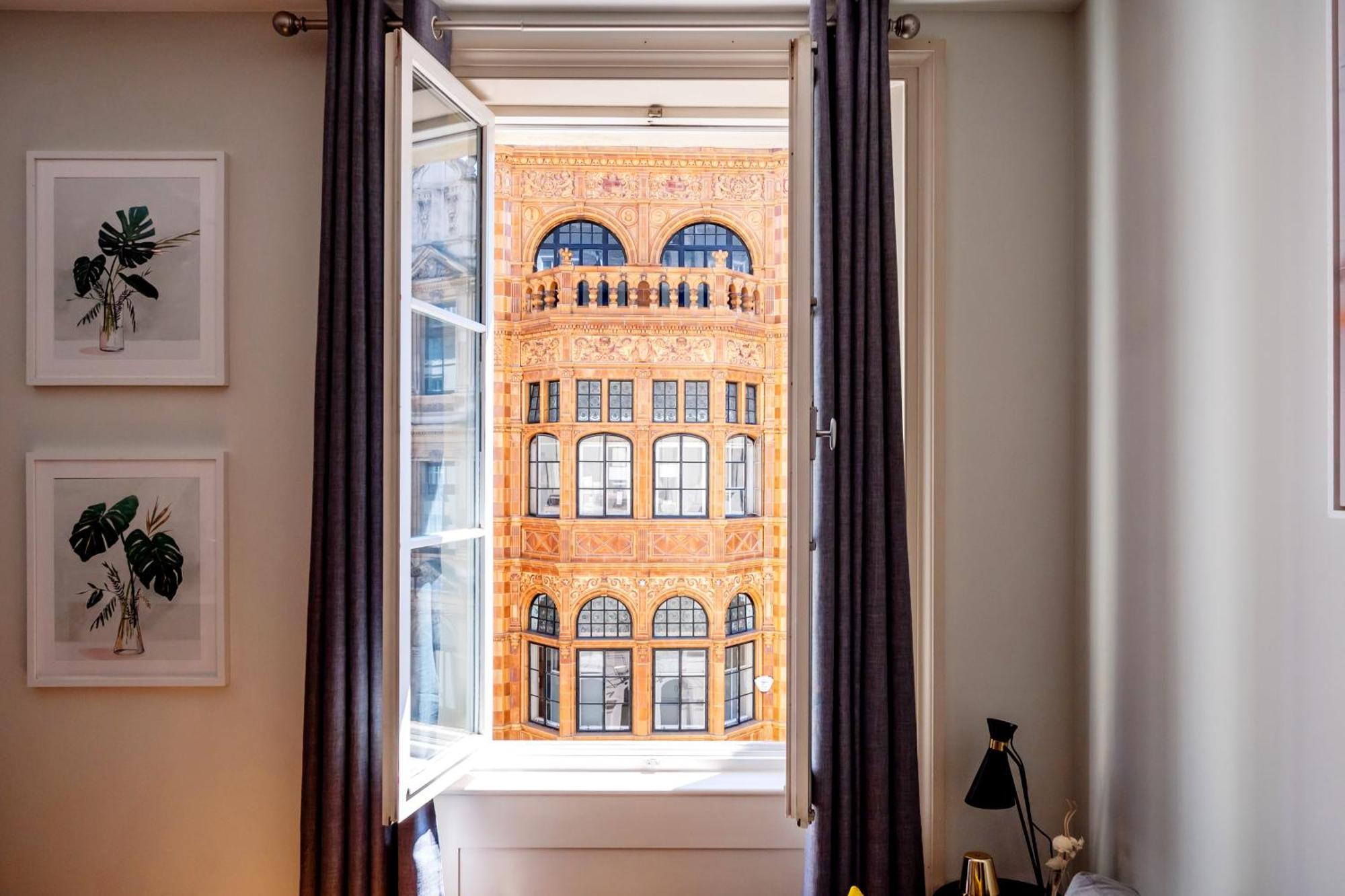 Welcome - Maddox * London