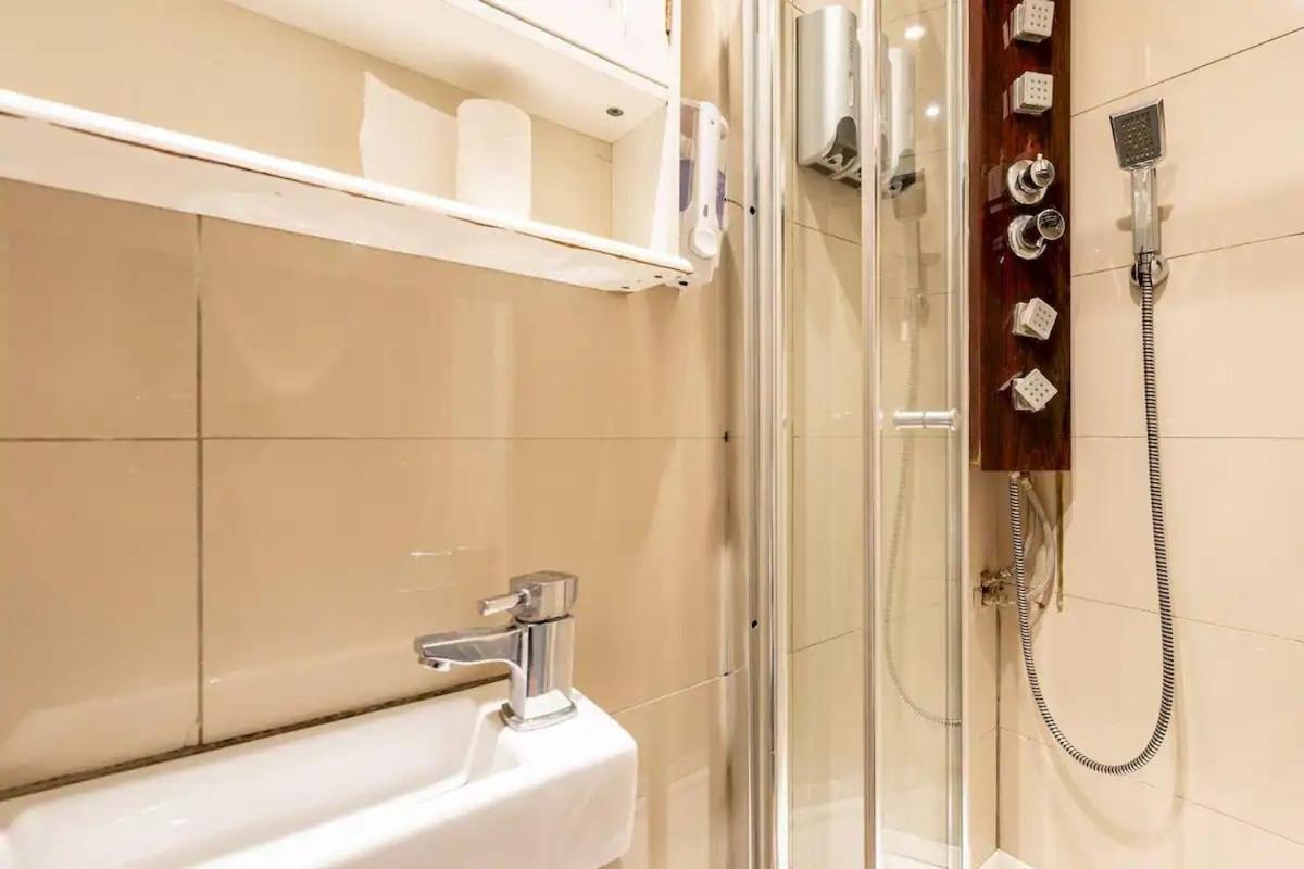 Guest house In Stepney-limehouse London
