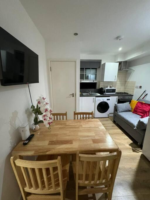Sleep 6 - 5 Min From Camden Market Hw5 London