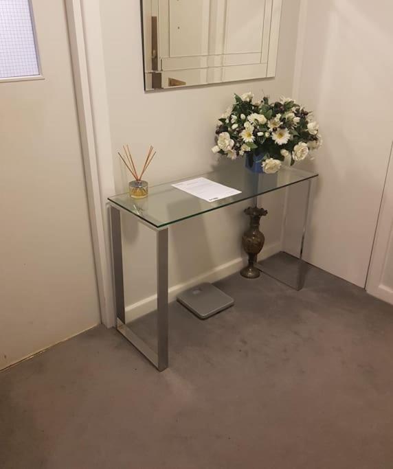 Flat Near Hyde Park, Central London Location * London