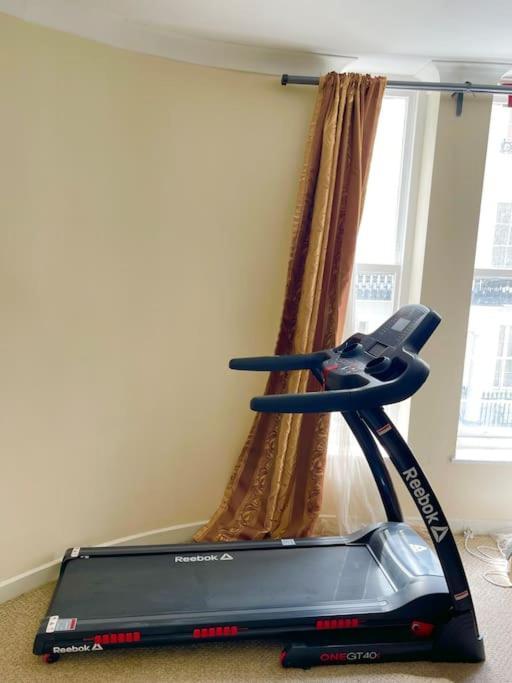 Flat Near Hyde Park, Central London Location *