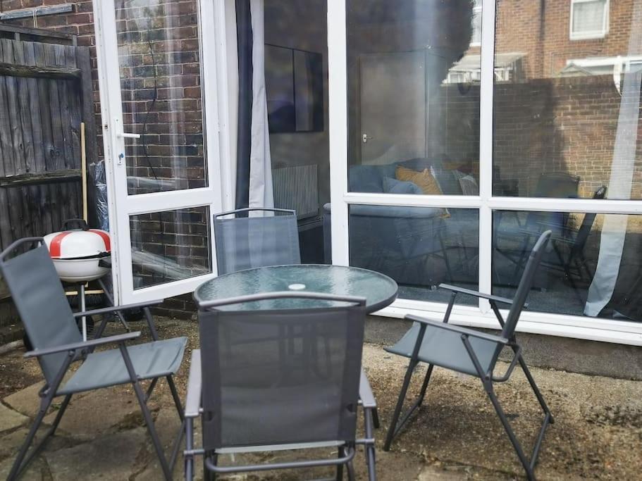 Guest house Cozy Near O2 Arena