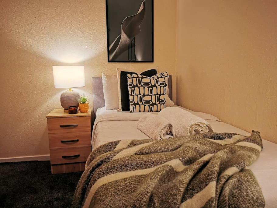 Cozy Near O2 Arena Guest house London