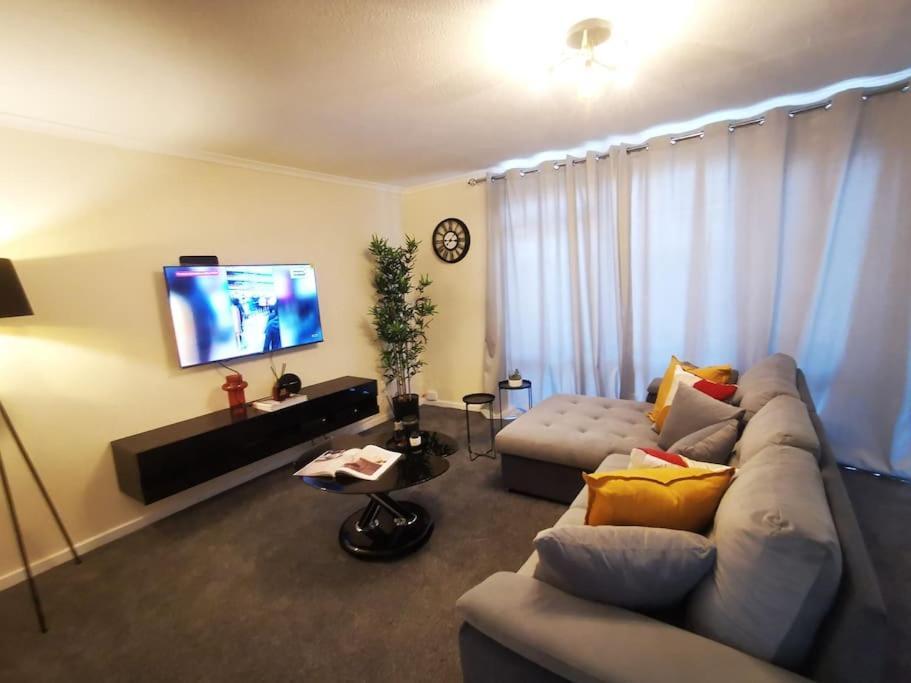 Cozy Near O2 Arena *