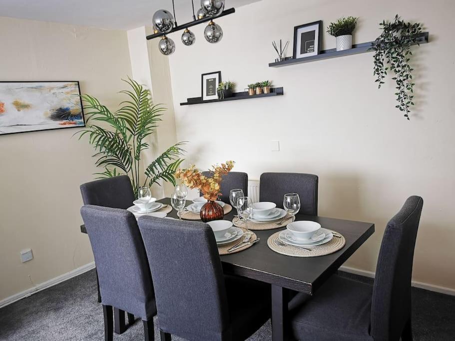 Cozy Near O2 Arena Guest house