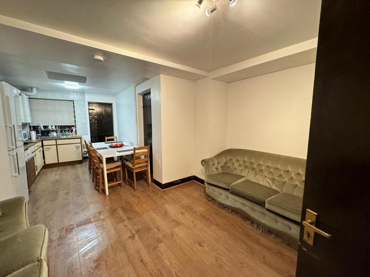 Apartment Stockwell Station London