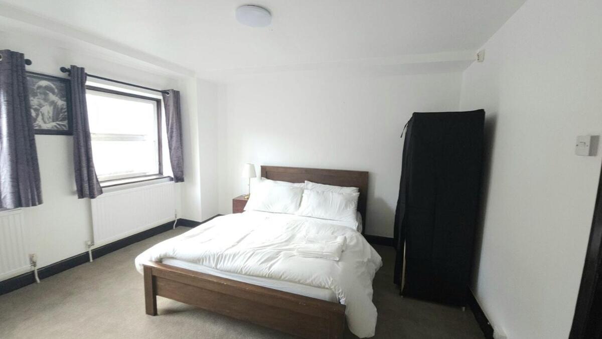 Stockwell Station Apartment