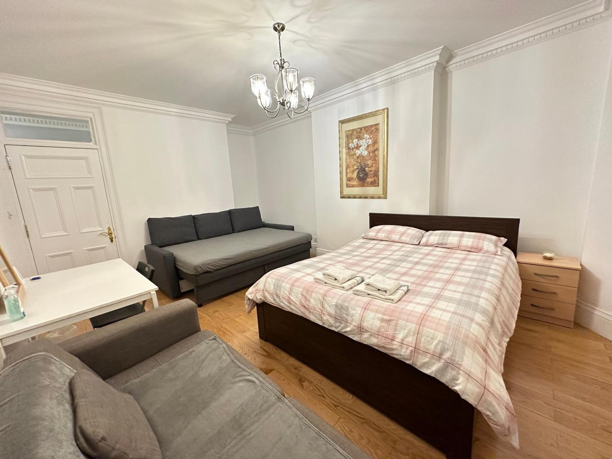 5 Minutes From Hyde Park And Oxford Street 5 Bedrooms In London